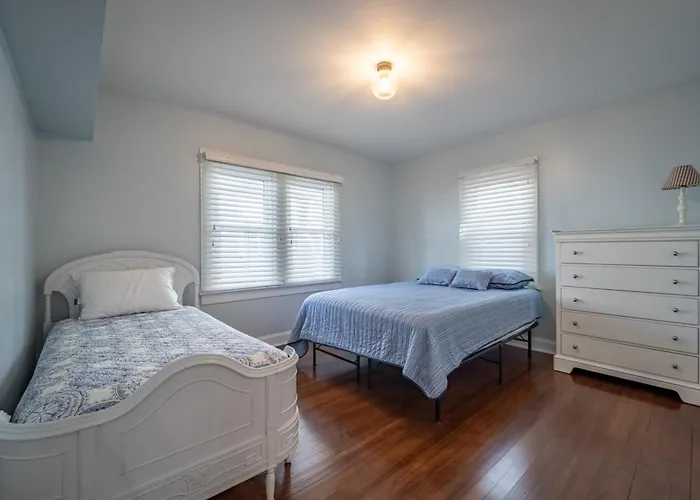 Apartment Dollar 1 B *
