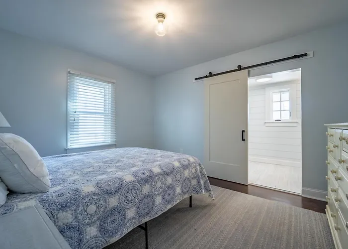 Apartment Dollar 1 B *